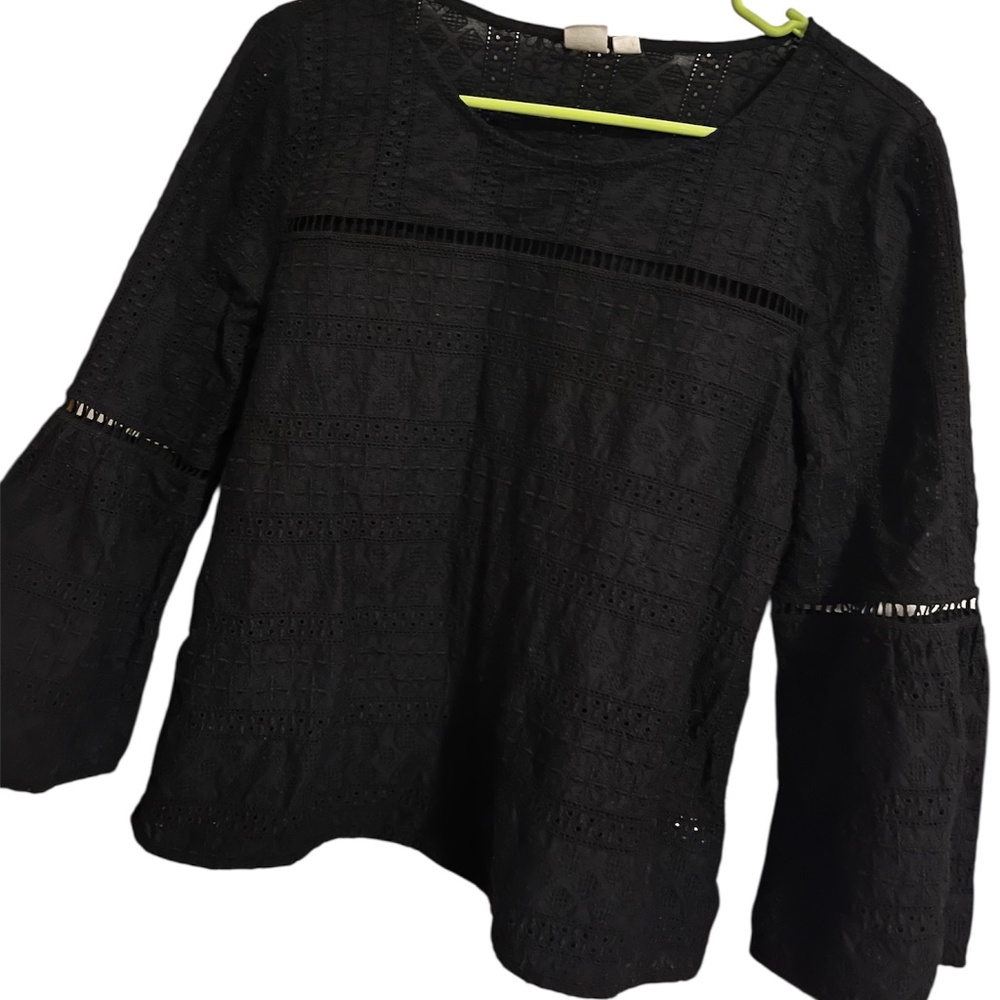 Gap Women’s Black Textured Eyelet Top with Bell Sleeves Sz-M - Picture 1 of 6